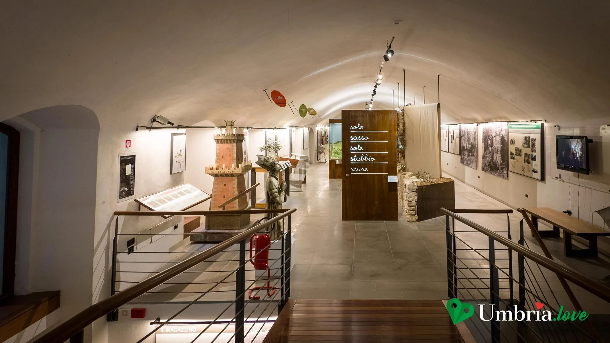 Una sala del Museo della Civiltà dell'Ulivo a Trevi, con gli attrezzi del lavoro nei campi
